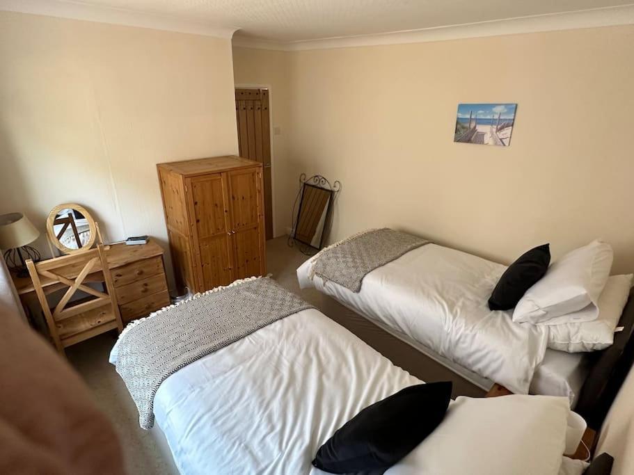Offa'S Lodge Family Home Quiet Area With Sea Views Prestatyn Extérieur photo