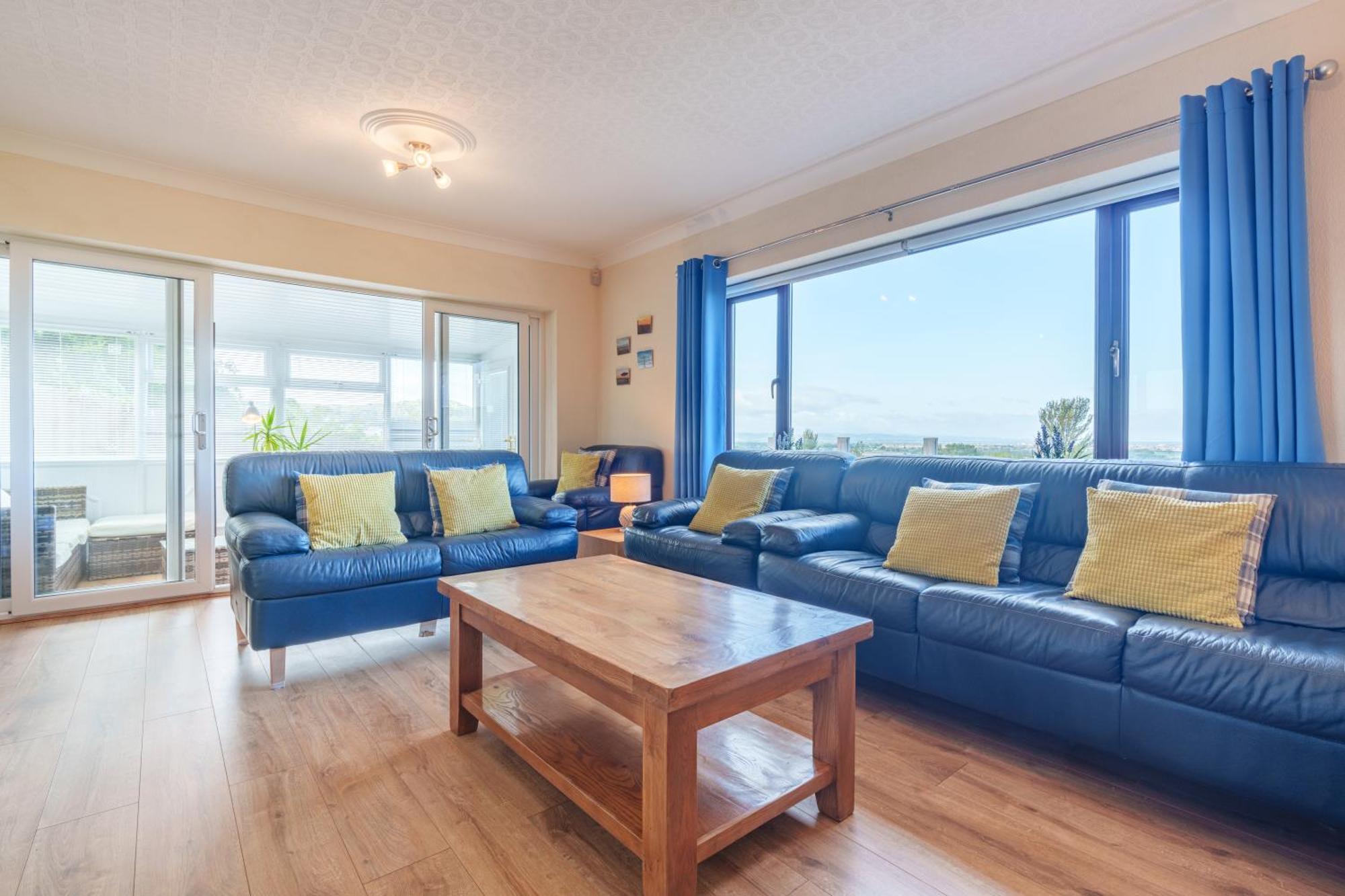 Offa'S Lodge Family Home Quiet Area With Sea Views Prestatyn Extérieur photo